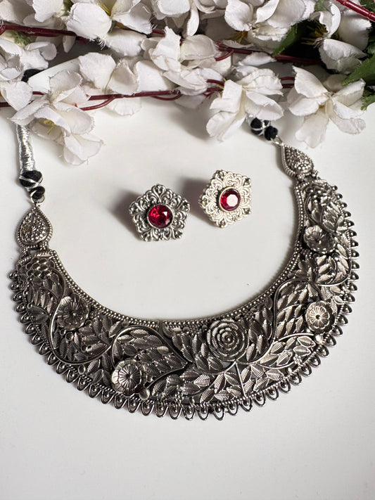 Vasundhara Viraasat Silver Look Hasli Necklace Set with Stone Earrings Online