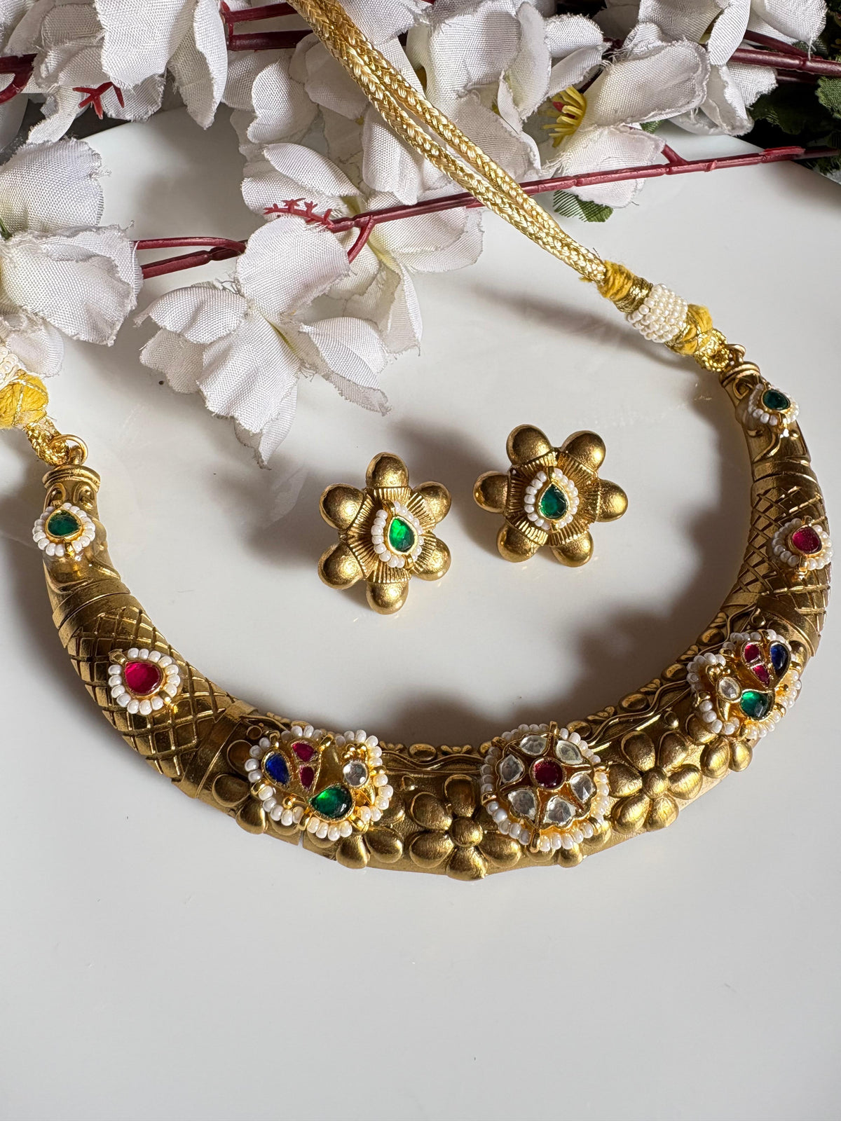 Rajwadi Gold Matt Hasli Necklace Set | Kundan Fusion Statement Choker with Stud Earrings