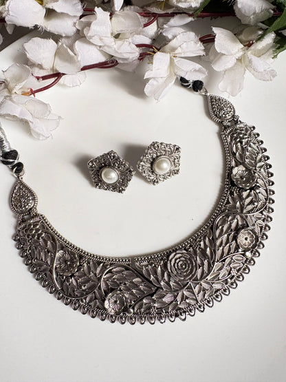 Vasundhara Viraasat Silver Look Hasli Necklace Set with Stone Earrings Online