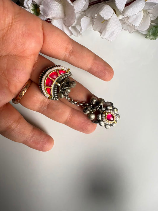 Rangrez Sla Kundan Fusion Statement Ring

Handcrafted Antique Silver Fusion Ring | Adjustable Kundan Cocktail Ring | Designer Heritage Statement Jewellery
