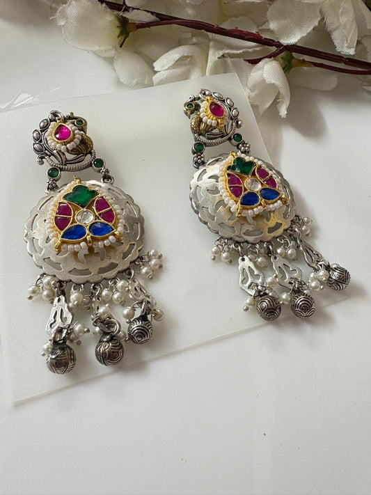 Tishaya Dual Tone Kundan Chandbali Earrings Online | Premium Fusion Statement Earrings for Women

Meta Description