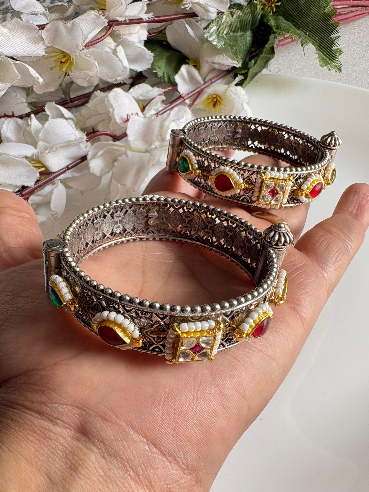 Naeyra Dual Tone Premium SLA Kundan Kada Online | Antique Brass Fusion Bangles for Women