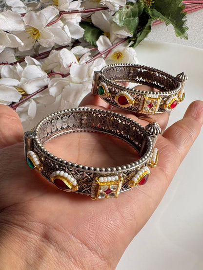 Naeyra Dual Tone Premium SLA Kundan Kada Online | Antique Brass Fusion Bangles for Women
