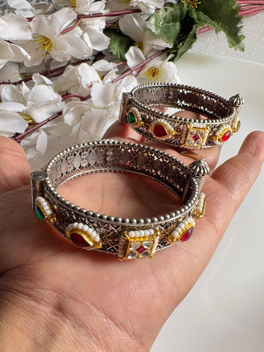 Naeyra Dual Tone Premium SLA Kundan Kada Online | Antique Brass Fusion Bangles for Women