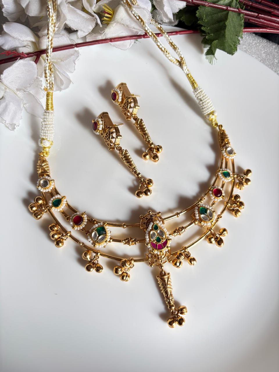 Gold Matt Hasli Necklace with Kundan Fusion and Long Earrings – Festive Jewellery – Handcrafted Indian Kundan Jewellery | Premium Statement Necklace Set Online - Alankrent Luxe