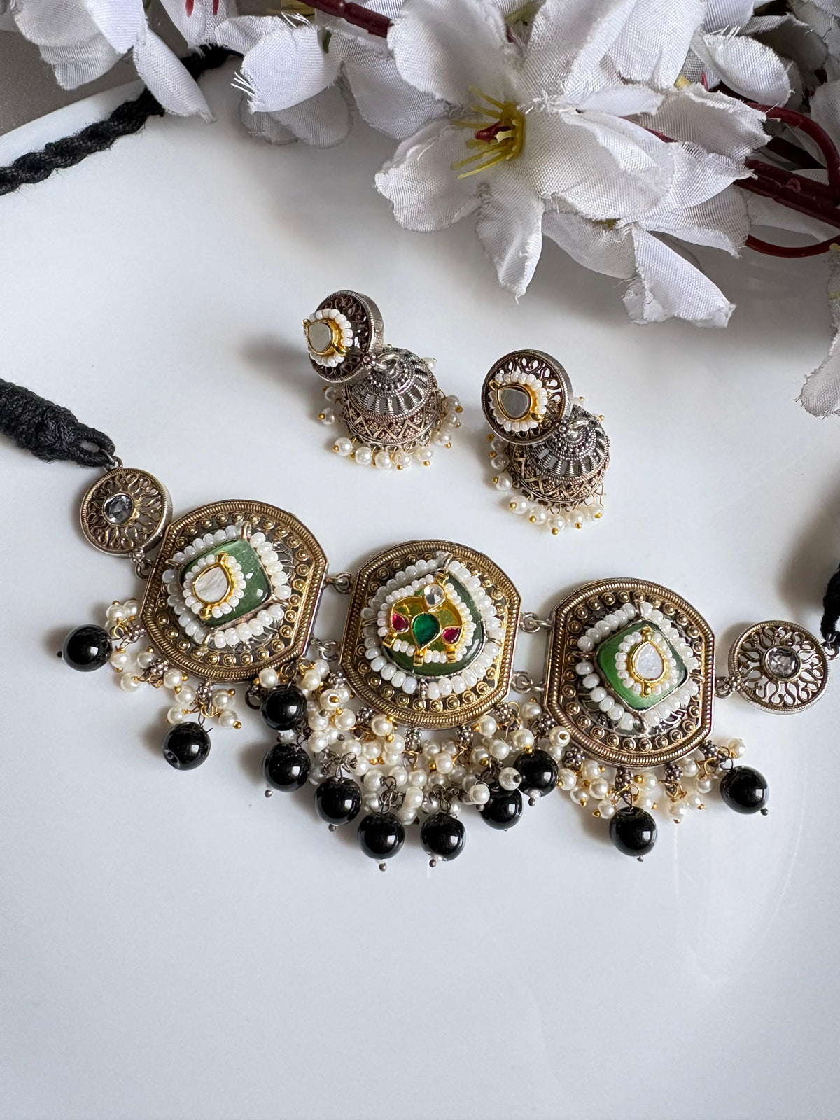 Aabroo Premium Kundan Fusion Choker Set – Apala Polish Gold Necklace with Jhumka Earrings