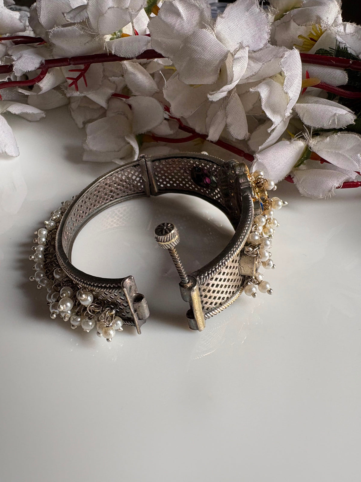 Ratnaprabha Premium SLA Pearl Openable Single Kada | Dual Tone Silver Look Bridal Bangle | Alankrent Luxe