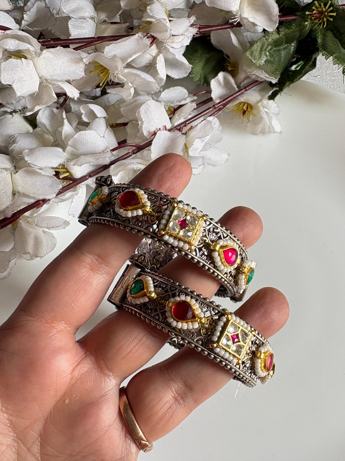 Naeyra Dual Tone Premium SLA Kundan Kada Online | Antique Brass Fusion Bangles for Women