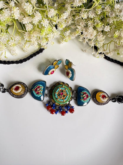 Rangavalli Kundan Fusion Multicolour Stone Choker Necklace Set with Earrings – Silver Look-Alike Indian Jewellery