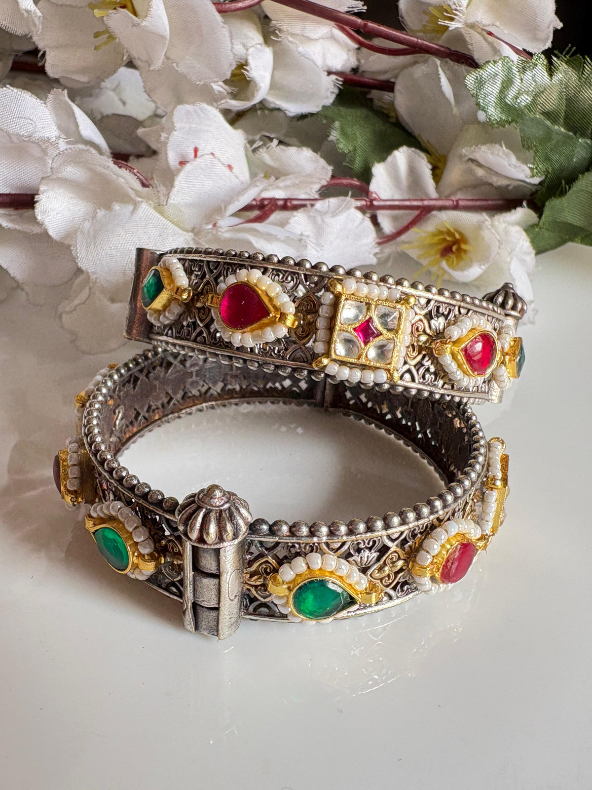 Naeyra Dual Tone Premium SLA Kundan Kada Online | Antique Brass Fusion Bangles for Women