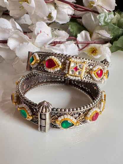 Naeyra Dual Tone Premium SLA Kundan Kada Online | Antique Brass Fusion Bangles for Women