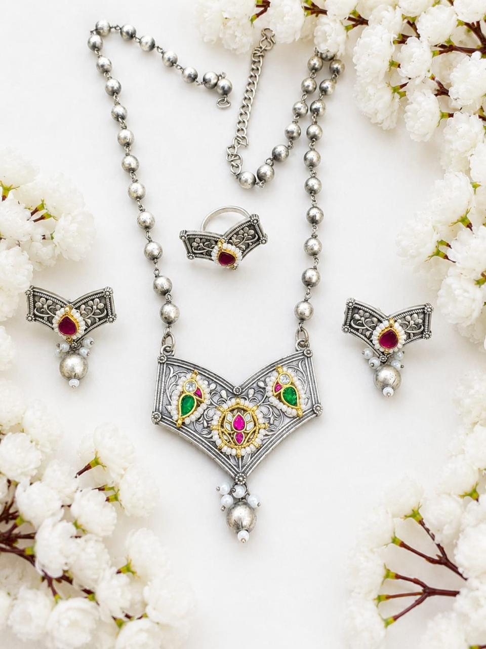 Zareen Kundan Fusion SLA Ball Chain Pendant Set with Earrings & Ring | Alankrent Luxe