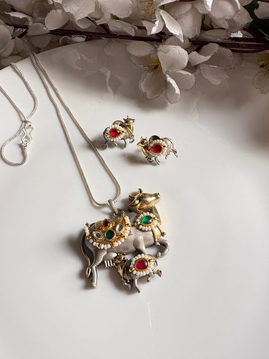 Kamla Gomayi  Minimal Cow Motif Kundan Pendant Necklace with Matching Stud Earrings | Alankrent by Alankrent