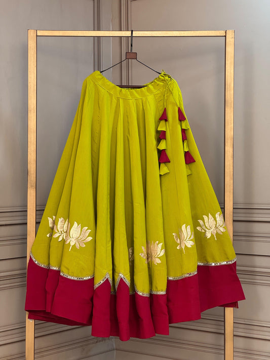Avrita Vasundhara Gujarati Chaniya | 6 Meter Full-Stitched Navratri Lehenga with Lotus Gota & Mirror Lace Work