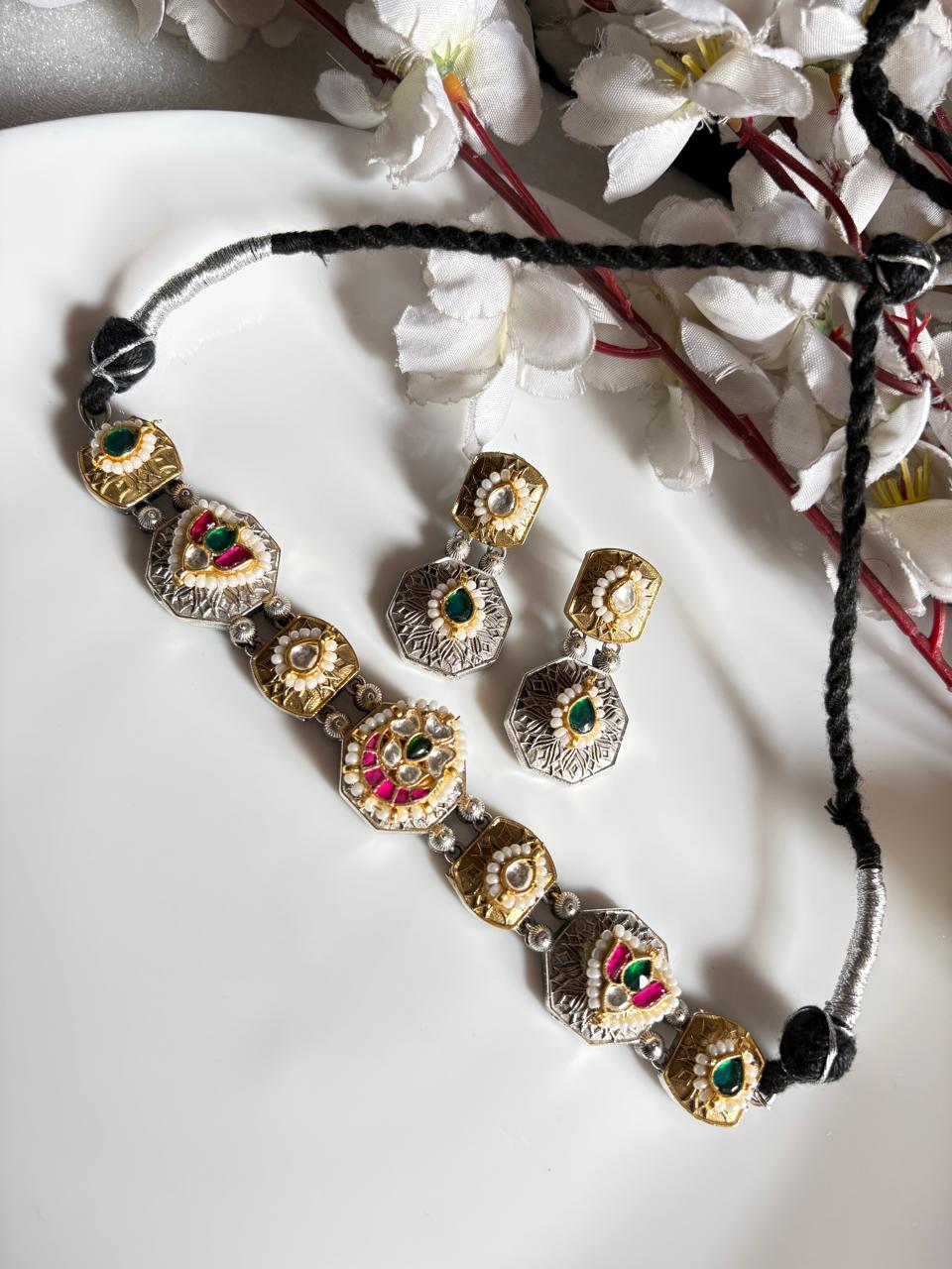 Kundan Budget Collection SLA Choker Necklace  Simple Traditional Jewellery  Handcrafted Indian Kundan Jewellery | Premium Statement Necklace Set Online by Alankrent