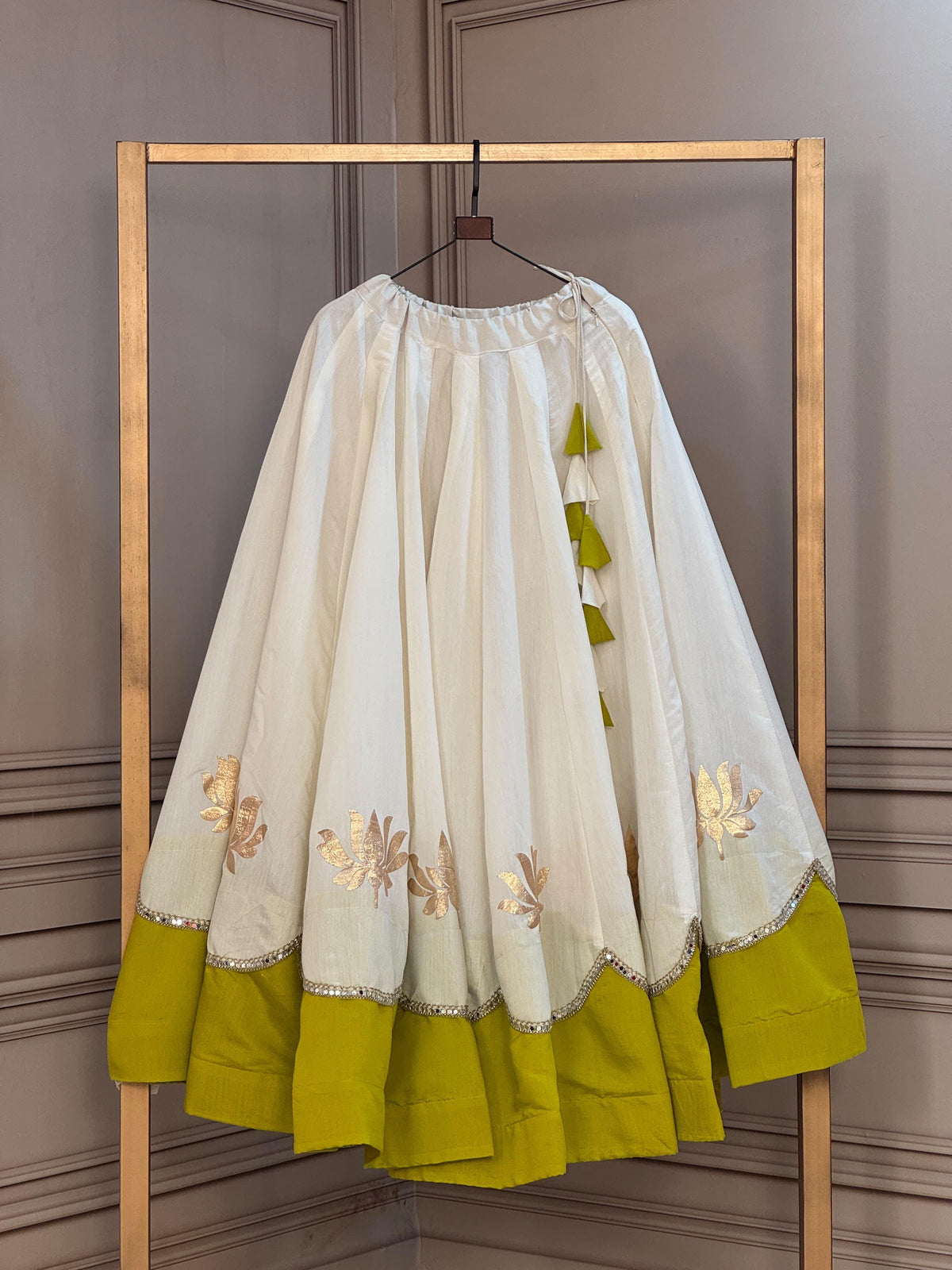 Avrita Vasundhara Gujarati Chaniya | 6 Meter Full-Stitched Navratri Lehenga with Lotus Gota & Mirror Lace Work