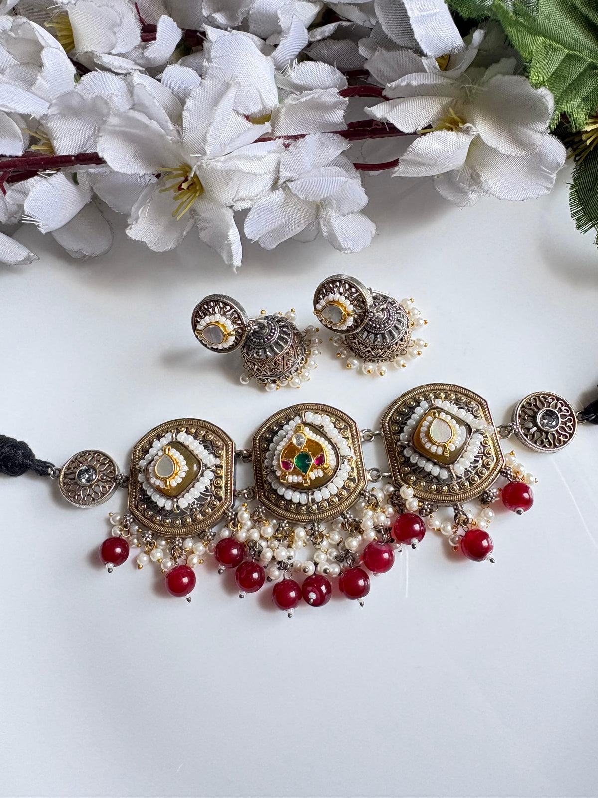 Aabroo Premium Kundan Fusion Choker Set – Apala Polish Gold Necklace with Jhumka Earrings